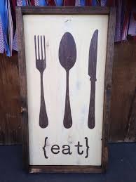 Essen Sie Mit Gabel Messer Und Loffel Silhouette Handgemalt Gerahmtes Holzschild Kitc Essen Holzschilder Bauernhaus Dekor Diy Vintage Farmhouse