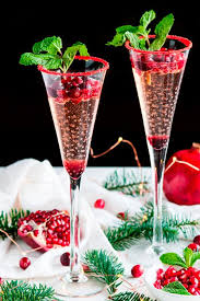 In a chilled champagne flute add cranberry juice and a squeeze of lime. 10 Drinks You Ll Want To Sip This Christmas Cowgirl Magazine