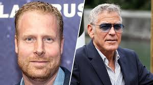 Taylor Swift zoent Travis Kelce na behalen Super Bowl