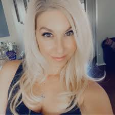 Retro show outlasts actual band stages