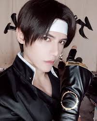 Chang lucha principalmente con su bola de acero y su peso corporal. Pero,  el entrenamiento de Kim en taekwondo está funcionando, ya que un hombre con  ese peso es ahora capaz de