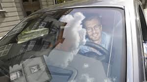 Das Geschichtentaxi Mit Joko Winterscheidt Im Rolls Royce Durch Munchen Stern De