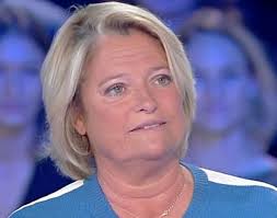 Marina carrère d'encausse est une miraculée. Marina Carrere D Encausse Son Quotidien Est Un Calvaire France Dimanche