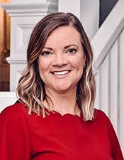 Lori Tuttle's Instagram, Twitter & Facebook