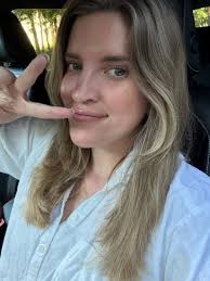 Weird selfie (!?) because four things: 1) We are officially at max capacity  for our Cybersecurity Executive roundtable this week. If you're coming and  reading this- I can't wait to hug you