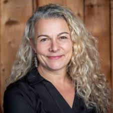 Kelsey Crowe's Instagram, Twitter & Facebook