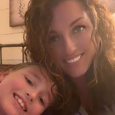 Does Dollywood Splash Country offer free entry for children under 3?