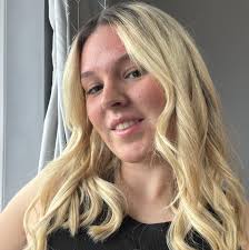 Is there any lash techs that could do some lashes today for me near Hebburn  ?? Looking for something like the picture