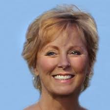 Donna Carr's Instagram, Twitter & Facebook