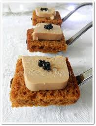 Toast De Foie Gras Et Perles De Truffes Un Diner En Provence Foie Gras Alimentation Truffe