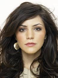 Katharine McPhee, sporting a diamond-shaped face