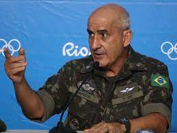 Posteriormente, ramos foi promovido a general de exército e nomeado comandante militar do sudeste, último posto exercido antes de sua nomeação como ministro. Tribuna Da Internet Santos Cruz Sera Sucedido Por Um Militar Da Ativa O General Luiz Eduardo Ramos