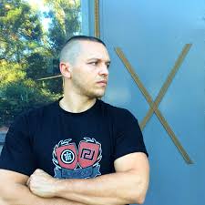 Σύμφωνα με το κεντρικό δελτίο ειδήσεων του star, ο κασιδιάρης μίλησε σε συγκέντρωση οπαδών του, από το κοινόχρηστο τηλέφωνο των φυλακών δομοκού, αλλά και μέσω μικροφωνικών εγκαταστάσεων που είχαν τοποθετηθεί σε πλατεία. Hlias Kasidiarhs On Twitter