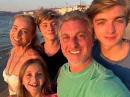 Angélica e Luciano Huck celebram aniversário de 16 anos do filho, Benício