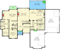 The benefits of open floor plans are endless: Pin On House Designs