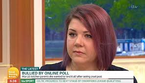 Internetes zaklatás áldozata lett az Instagramon egy 10 éves kislány