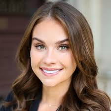 Hannah Mayer's Instagram, Twitter & Facebook