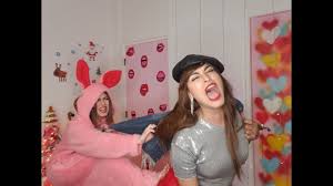 I love checking my latest posts and seeing what people think of them. Crossdresser Gets Caught By Sister Crossdressing In Her Closet Yoya Fabulosa Youtube