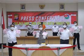 There are 100 various proverb. Polisi Tangkap Bandar Narkoba Lintas Provinsi 31 Kg Sabu Sudah Diedarkan Okezone Megapolitan