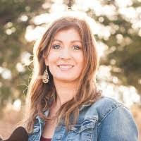 Sarah Lafoe's Instagram, Twitter & Facebook