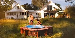 Der whirlpool ist wetterbeständig für innen und außen geeignet. Whirlpools Fur Outdoor Und Garten Softub Whirlpools