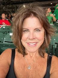 Rochelle Betts's Instagram, Twitter & Facebook