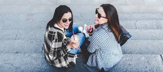 Seit 1 jahr chattet er regelmäßig, hat eine 55jährige schweizerin kennengelernt, und die. Geschenke Fur Die Beste Freundin 16 Tolle Ideen Herold At