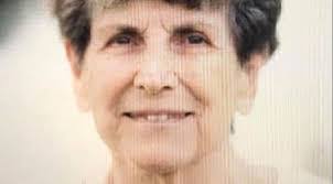 Laurie Holtz's Instagram, Twitter & Facebook