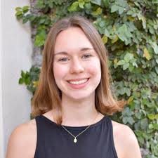 Courtney Bohl's Instagram, Twitter & Facebook