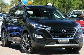 Der erhöhte mitteltunnel schränkt die nützlichkeit des schmalen mittelsitzes ein. Neues Hyundai Tucson 2021 Preis Verbrauch Fotos Datenblatt