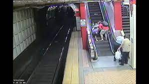 Accidentes Y Muerte En Escaleras Mecanicas Dailymotion Video