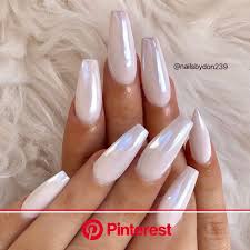 White Chrome Nails Korten Stein E2k Fashion White Chrome Nails Chrome Nails White Acrylic Nails Clara Beauty My