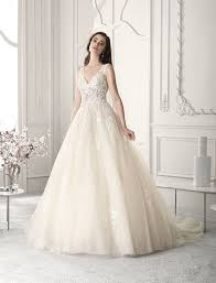 L'atelièr marisa spose nasce nel 1980 come sartoria di abiti da sposa. Abiti Da Sposa Demetrios Busto Arsizio Dea Spose Atelier Abiti Da Sposa