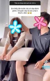 Cô nàng có body chuẩn. 4cmob6lehk79pm