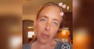 Amber Parnell's Instagram, Twitter & Facebook