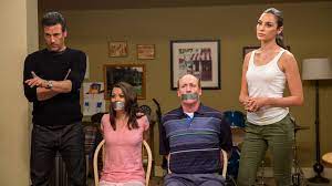 ‎ isla fisher, zach galifianakis, jon hamm, gal gadot, patton oswalt . Le Spie Della Porta Accanto Rsi Radiotelevisione Svizzera
