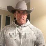 Feeling gray and filling out this XXL @barbarianfitco hoodie!