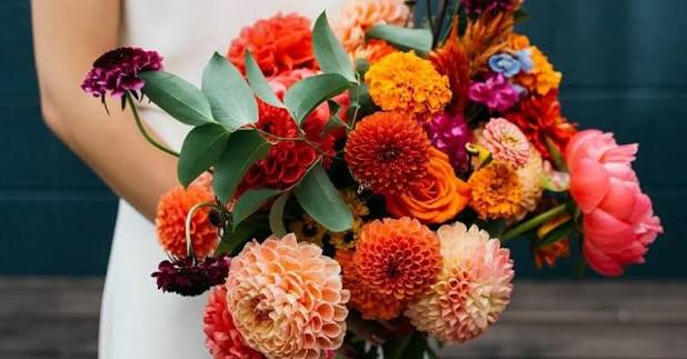 38 Dahlia Wedding Bouquet Ideas to Add the Wow Factor