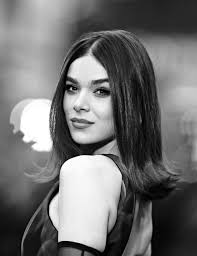 👍Haile Steinfeld // ❤️Elizabeth Olsen Hailee Steinfeld is an American  actress, singer, and songwriter who rose to fame at a young age for her  Oscar-nominated role in True Grit (2010). Since then,