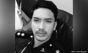 Sebentar tadi menerusi laman instagram milik pelakon utama gerak khas, salina saibi telah berkongsi cerita sedih bahawa rakan sekerja, nizen ayob telah meninggal dunia. Malaysiakini Nizen Ayob Meninggal Dunia