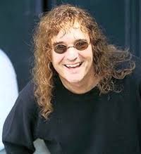 Hire Fran Cosmo for a Corporate Event or Performance Booking.