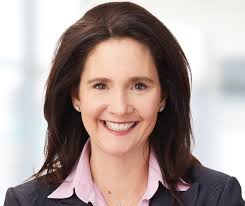 Amy Langer's Instagram, Twitter & Facebook