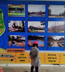 Tiket masuk objek wisata ini cukup terjangkau untuk ukuran kebun binatang sebesar dan seindah ini. Cerita Anak Medan Wisata Keluarga Di Medan Central Park Zoo And Resort Di Pancur Batu