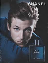Bleu de chanel parfum is unisex so you won't have to worry about the gender of the person who receives it. Publicite Papier Adveertising Paper Bleu De Chanel Meilleur Parfum Pour Homme Publicite Parfum Les Meilleurs Parfums Homme