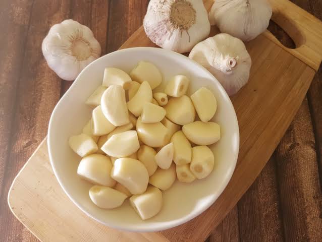 5 lợi ích khi ăn 1 tép tỏi sống mỗi ngày