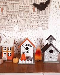 Check out these 31 adorable indoor and outdoor diy halloween decorations to save for. 70 Easy Diy Halloween Decorations Cheap Halloween Decor Ideas