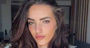 Foto: Nina Warink trekt badkleding uit de kast