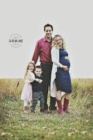 Maternity Photos With Two Older Siblings La Di Da Lane Photography Family Maternity Pictures Maternity Photography Family Family Maternity