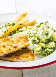 Knapperige Kalkoenschnitzel Met In Boter Gebakken Asperges En Waterkerspuree Gebakken Asperges Asperges Vlees