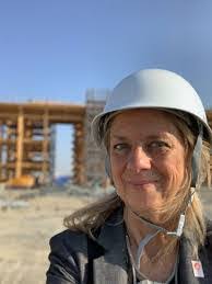 Angela Hollinger's Instagram, Twitter & Facebook